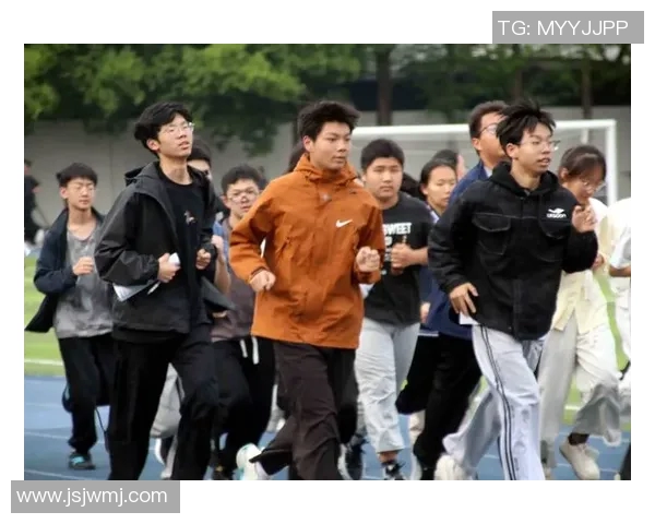 跑步提升体能与心理健康的双重效益探索与实践